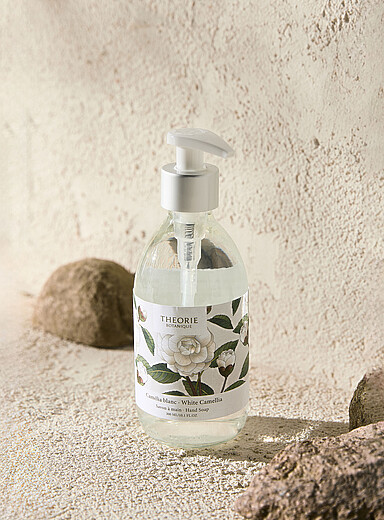 Le savon &agrave; main Cam&eacute;lia blanc