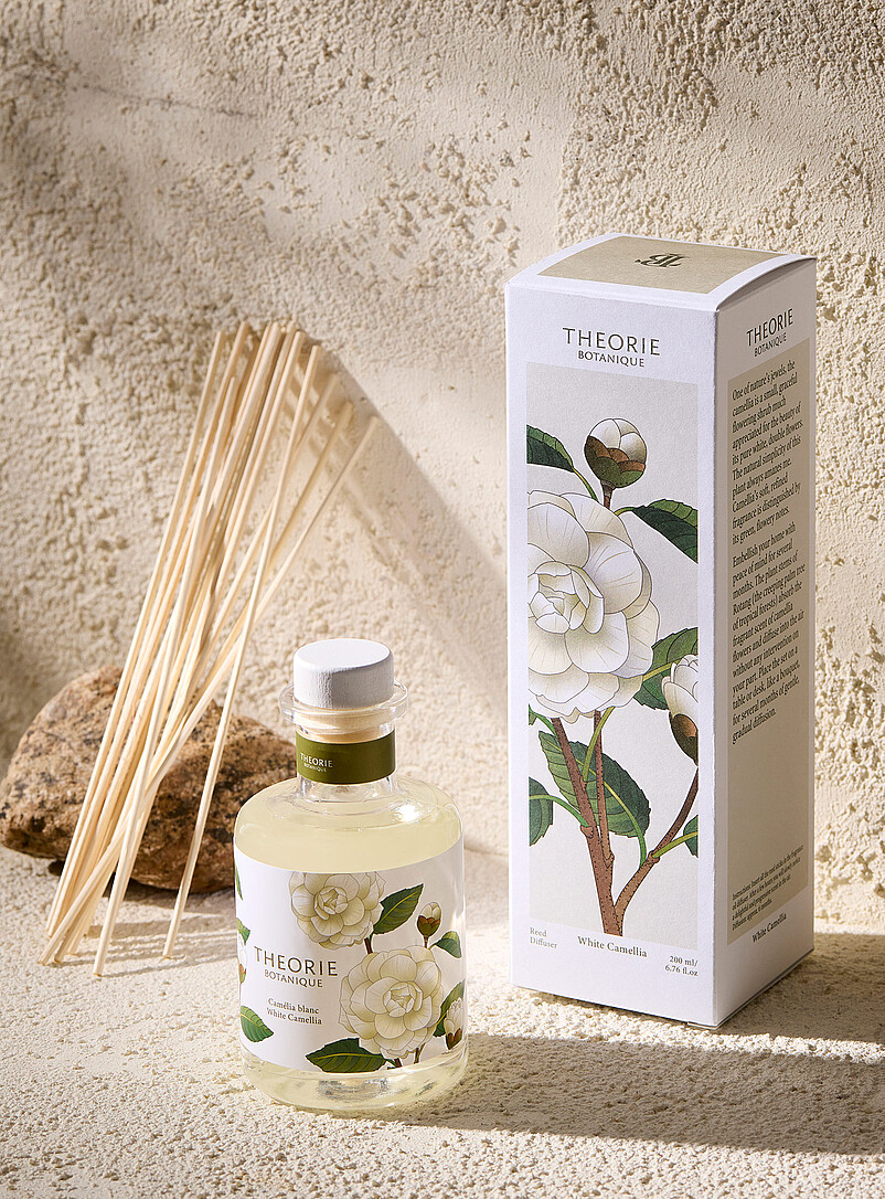 White Camellia diffuser product image (primary)