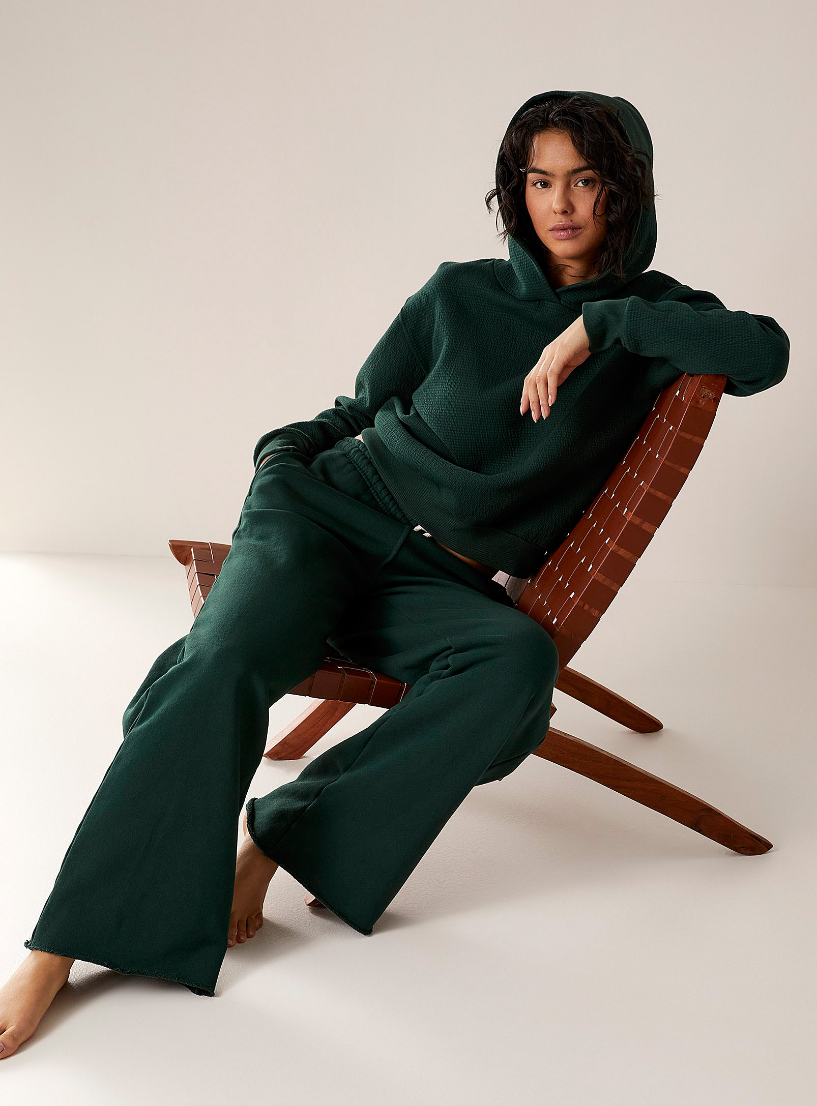 PerfectwhiteTee Shirt - Women's Hailey forest green lounge pant