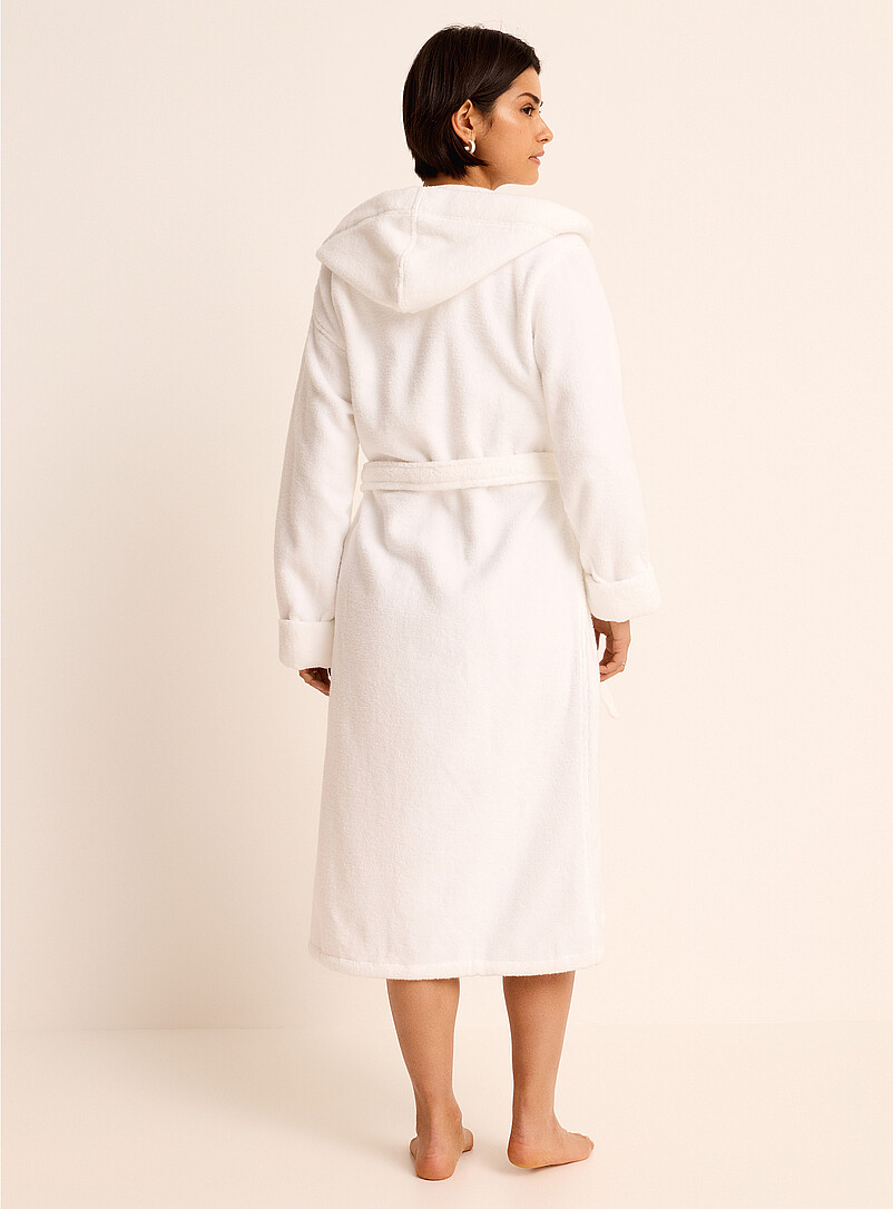 Miiyu: Le long peignoir ratin&eacute; &agrave; capuche Blanc pour femme