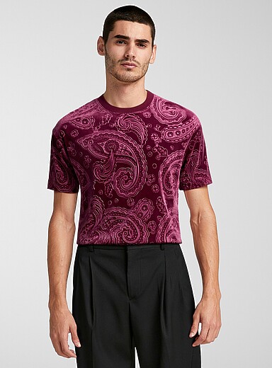 Casual T-shirt with velvet print in the middle