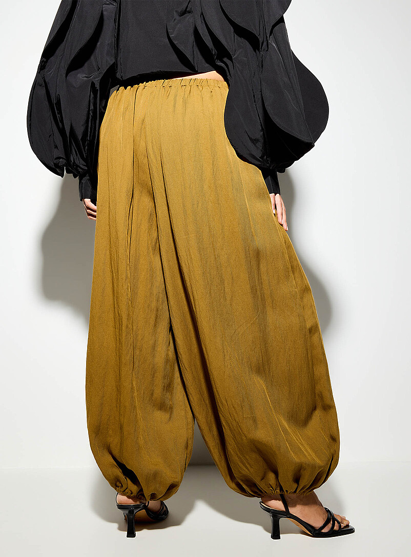 Ic&ocirc;ne Amber Elastic-ankle loose barrel-leg pant for women