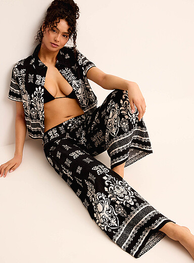 Ornamental pattern wide-leg pant