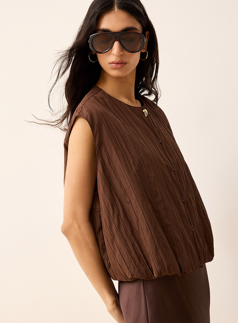 Pleated texture sleeveless bubble vest product image 2