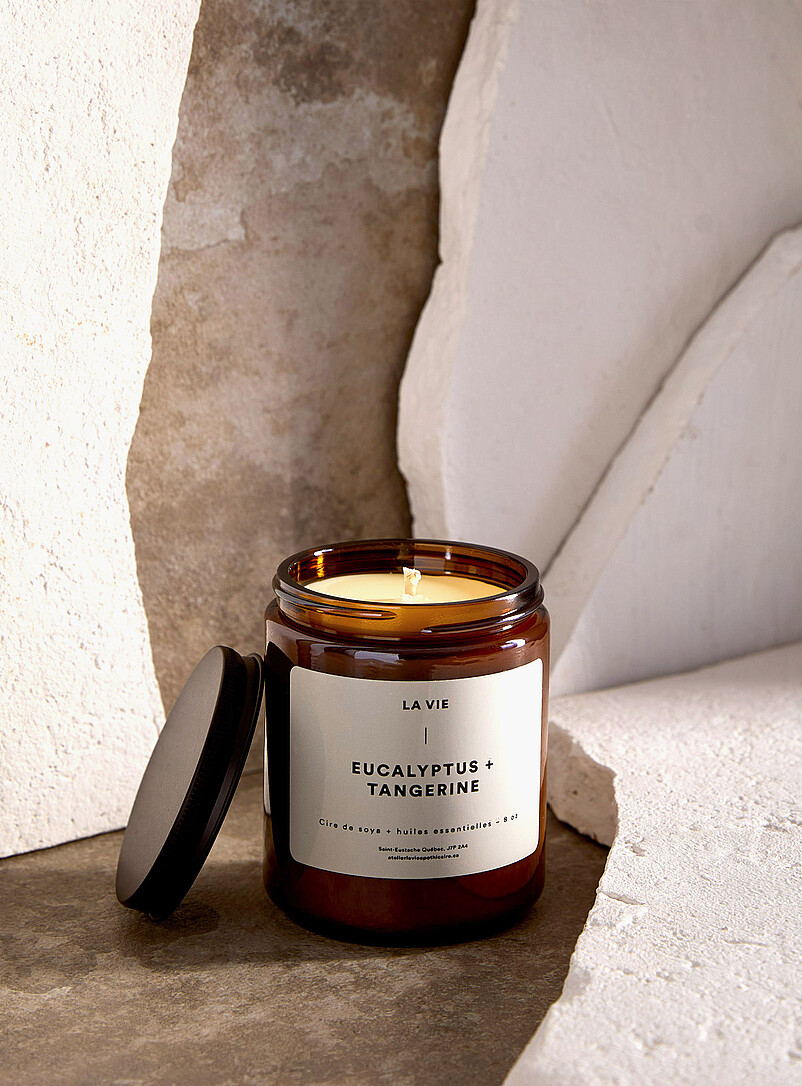 Eucalyptus and tangerine scented candle product image (primary)