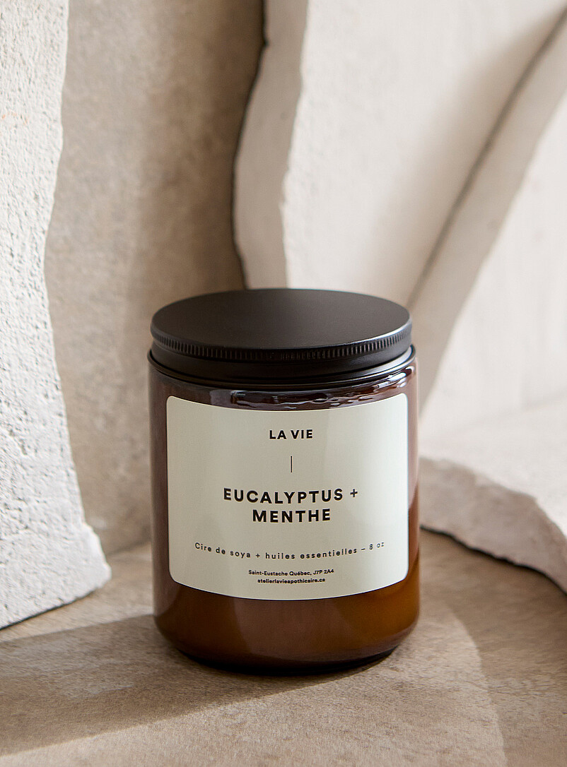 Eucalyptus and mint scented candle product image 2