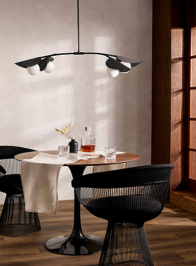 Black petals hanging lamp