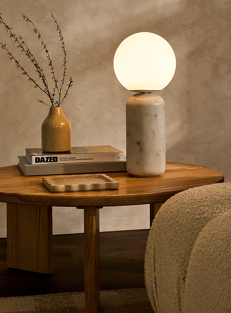 Marble-effect alabaster globe table lamp product image 2