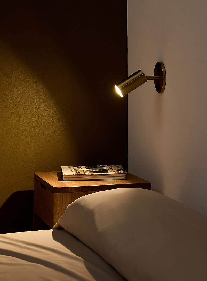 Stanly brass single-beam light fixture product image 2
