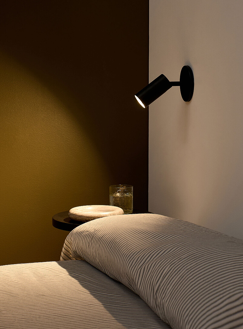 Stanly single-beam light fixture product image 2