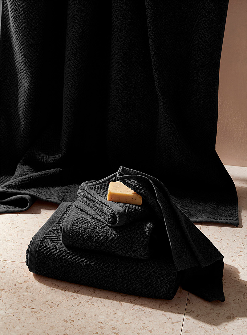 Simons Maison: Les serviettes coton bio texture chevrons Fibre écologique, motif graphique moderne Noir