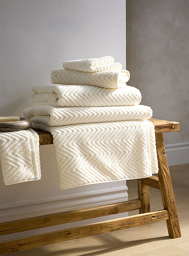Les serviettes texture chevrons coton bio Absorbantes, motif graphique moderne
