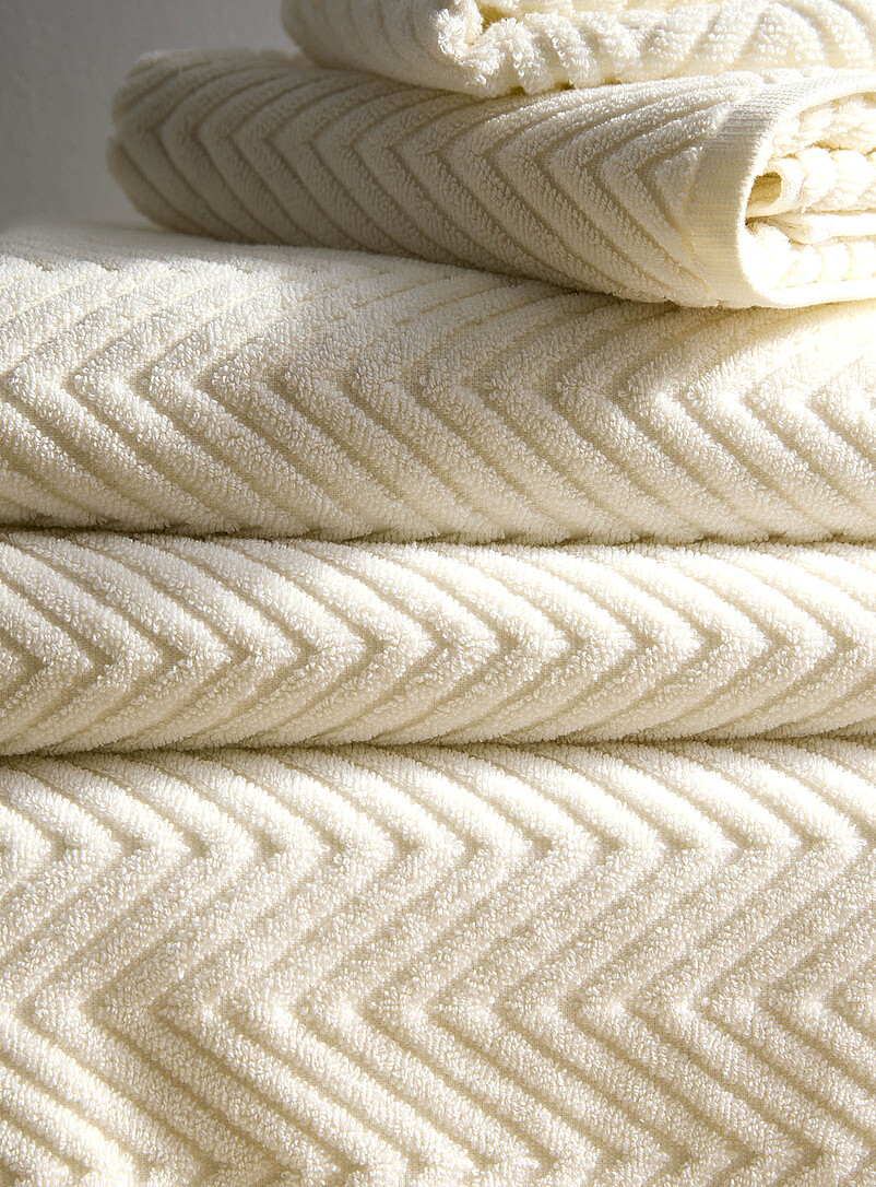 Chevron texture organic cotton towels Absorbent, modern graphic design product image 2