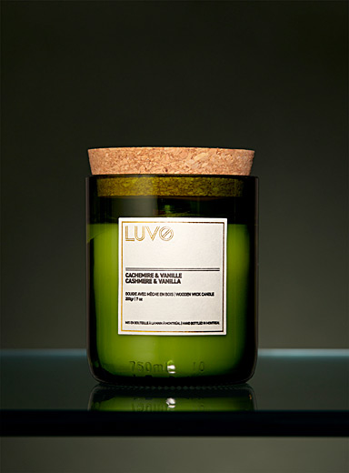 La bougie parfum&eacute;e avec m&egrave;che en bois