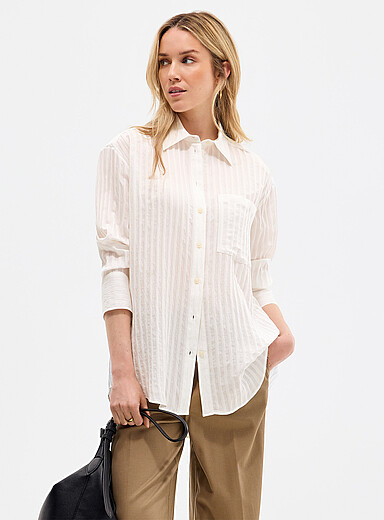 Le chemise ample rayures diaphanes