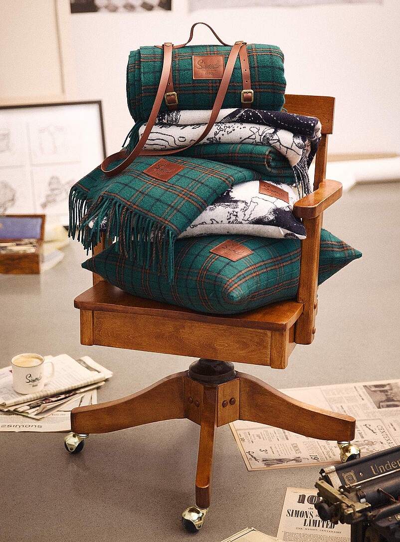 100% responsible 1840 wool throw 130 x 150 cm Our History, Our Heritage Collection product image 2