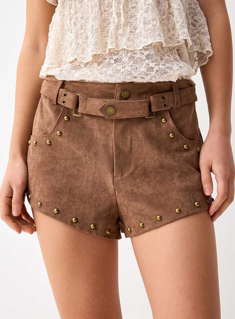 Twik: Le minishort faux su&egrave;de clous Brun pour femme