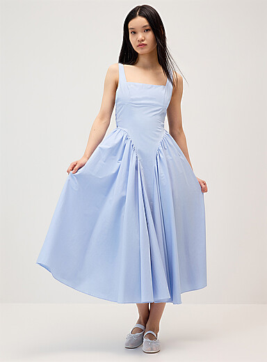 Twik: La robe maxi popeline boucle dos Bleu p&acirc;le - Bleu ciel pour femme