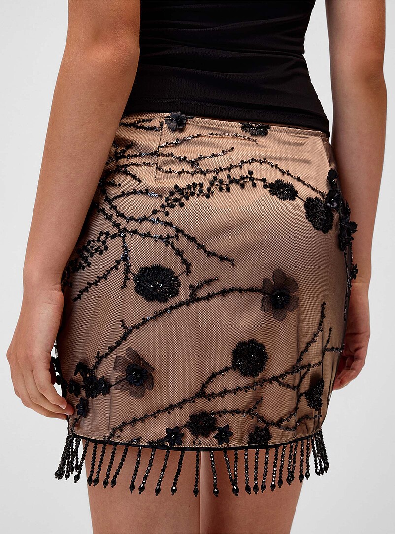Contrasting flowers beaded miniskirt product image 3