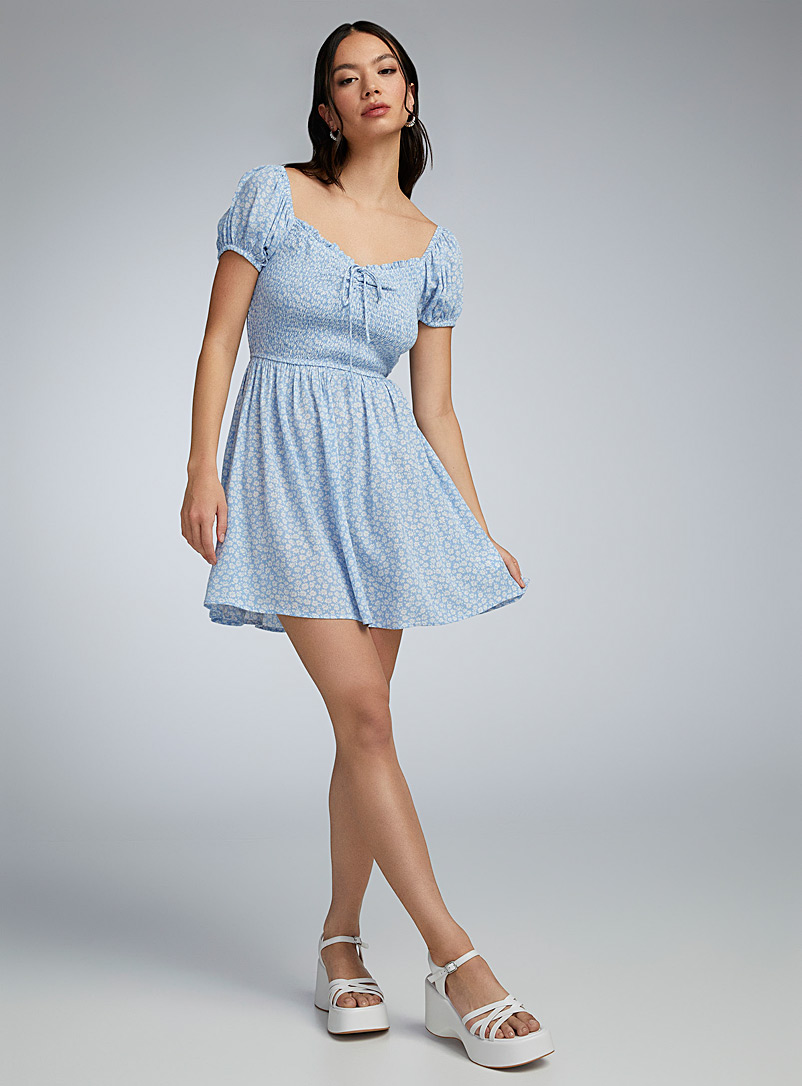 Twik: La robe bleue fleurs blanches Bleu à motifs pour femme