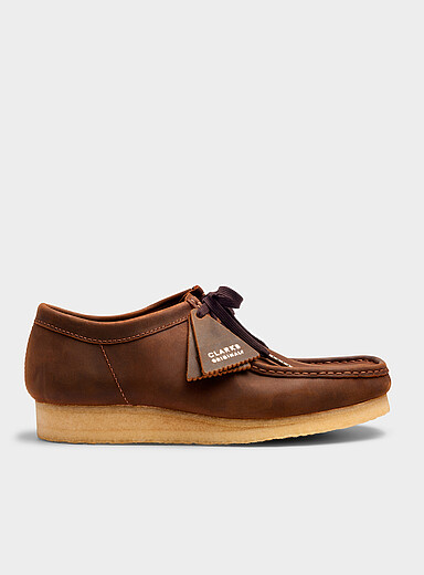 Clarks: La chaussure Wallabee cuir cir&eacute; brun Homme Brun pour homme