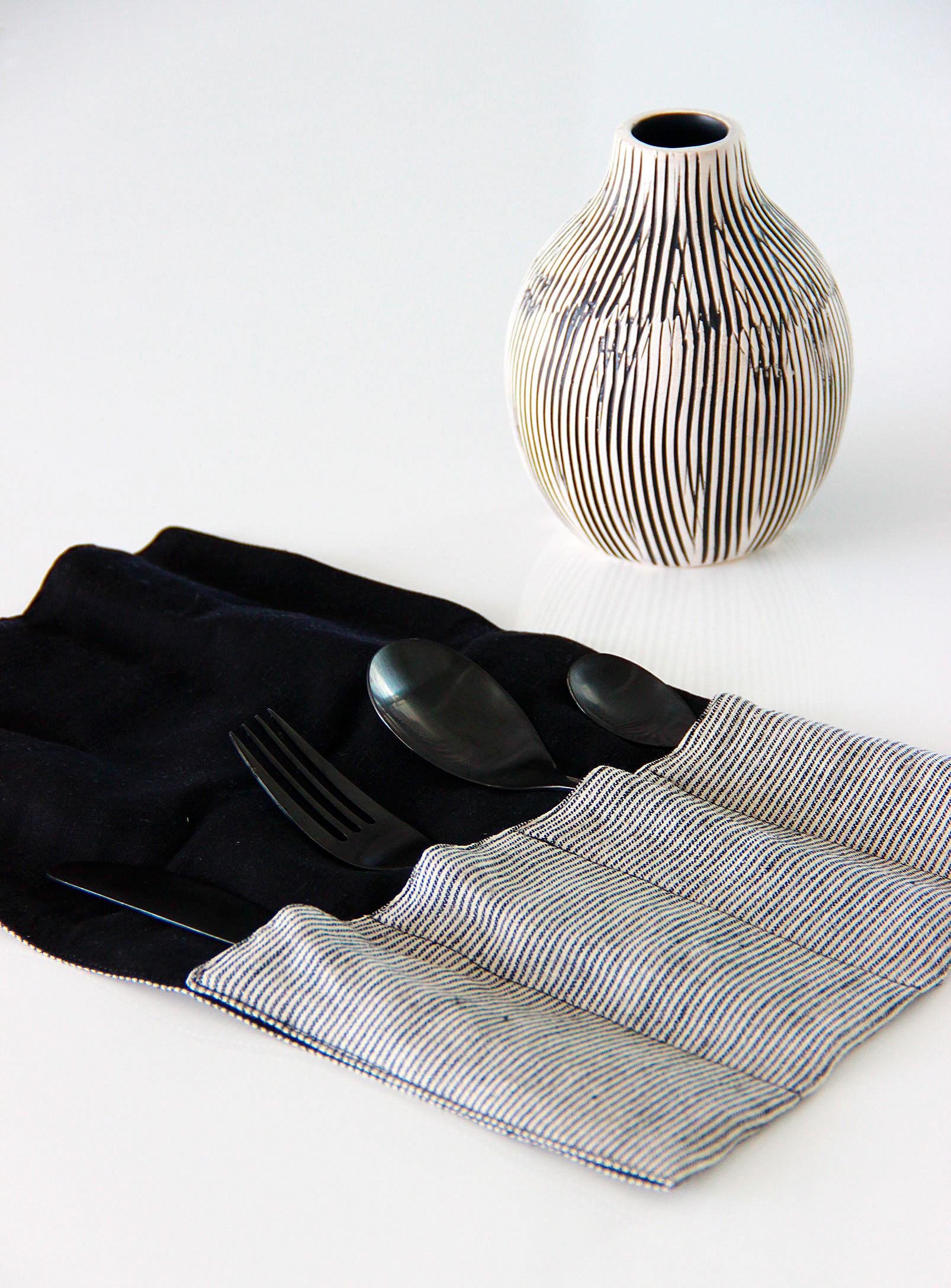 Eve Gravel Reclaimed Fabric Cutlery Pouch In Black And White