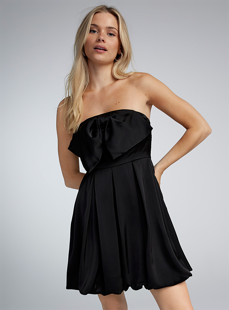 Twik: La robe satinée mégaboucle Noir pour femme
