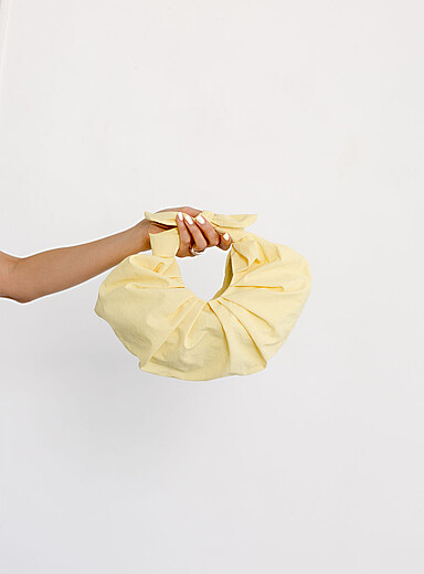Le sac croissant en toile Kiku