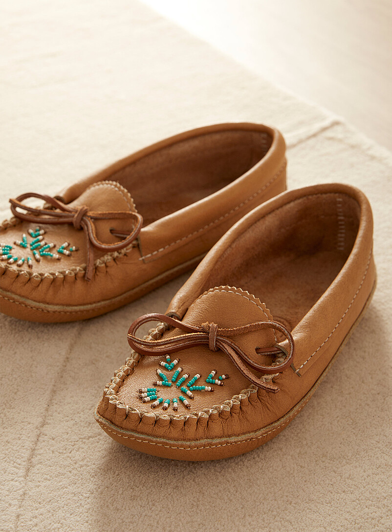 Bastien Industries: Le mocassin Y&auml;nonchia' (maison) Femme Taupe
