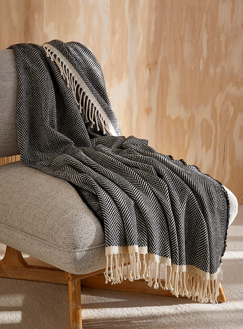 Throw Blankets | Decor | Simons