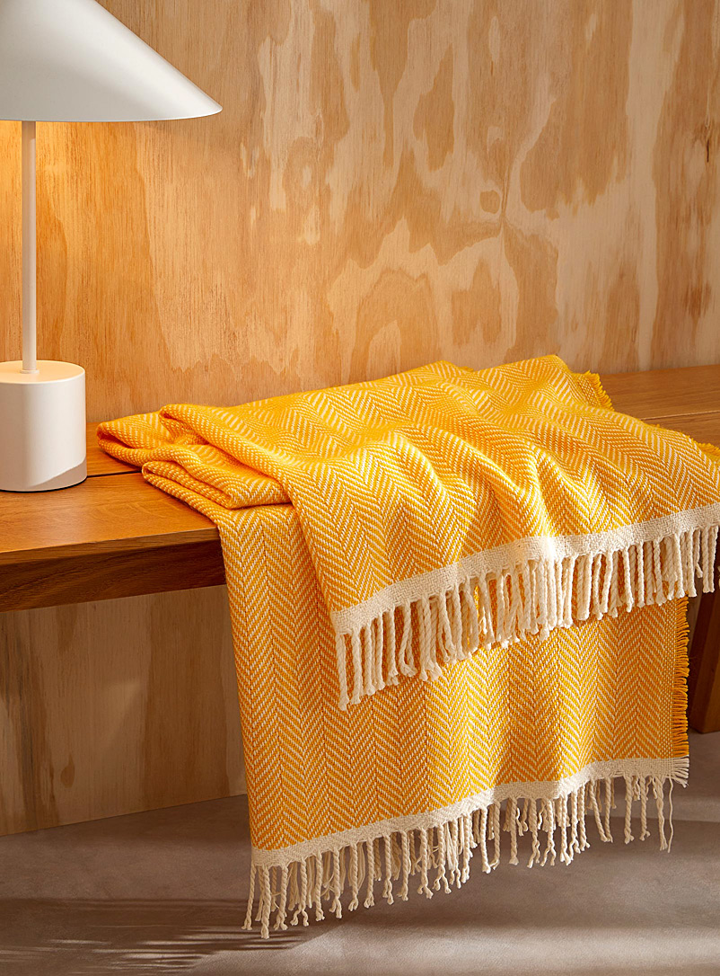 Simons Maison: Le jeté tricot chevron 130 x 150 cm Jaune doré