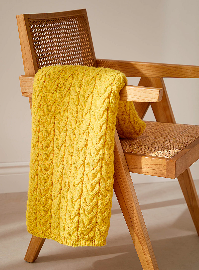 Simons Maison Golden Yellow Solid cable-knit throw 150 x 180 cm