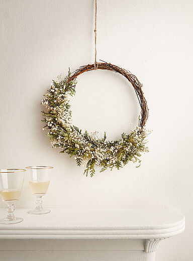 Paule dried plant wreath