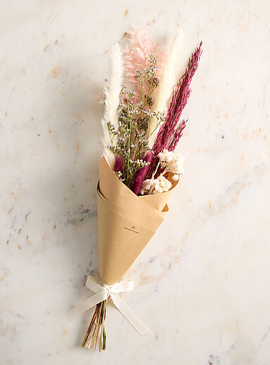 Robin dried plant bouquet