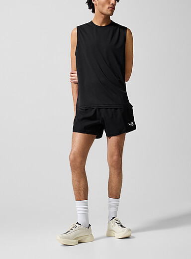 Le short de course gaufr&eacute; ourlets fendus