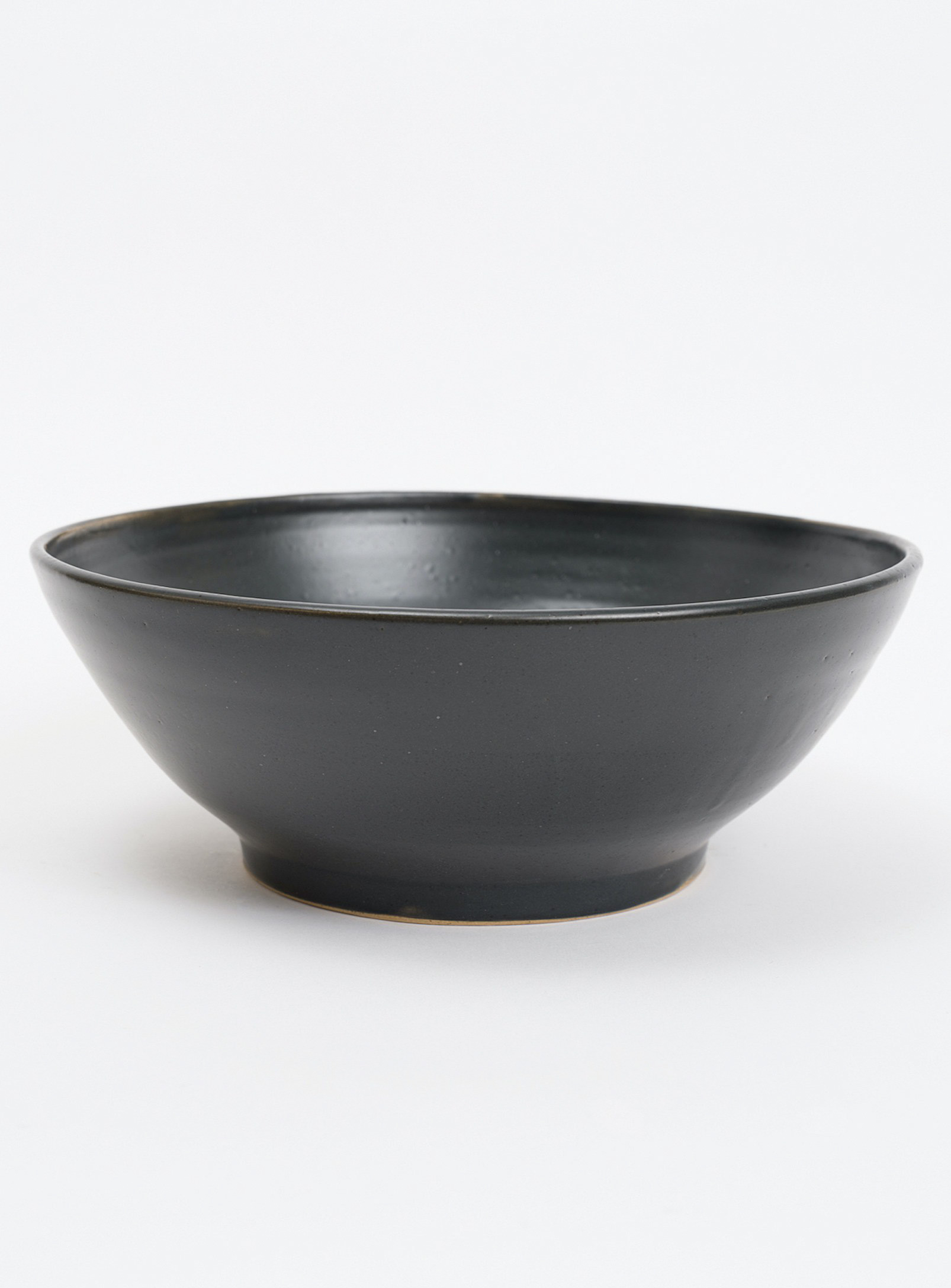 Kate Metten Ceramics Minimalist Stoneware Salad Bowl In Black