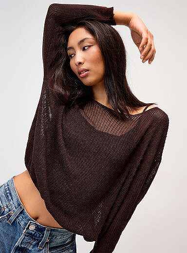 Le chandail effet superpos&eacute; tricot ajour&eacute;