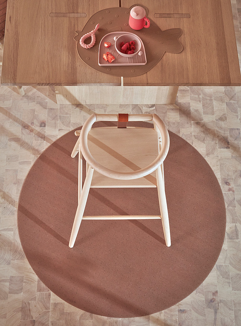 OYOY Living design Medium Brown Nuanced circular vinyl mat 108 cm in diameter