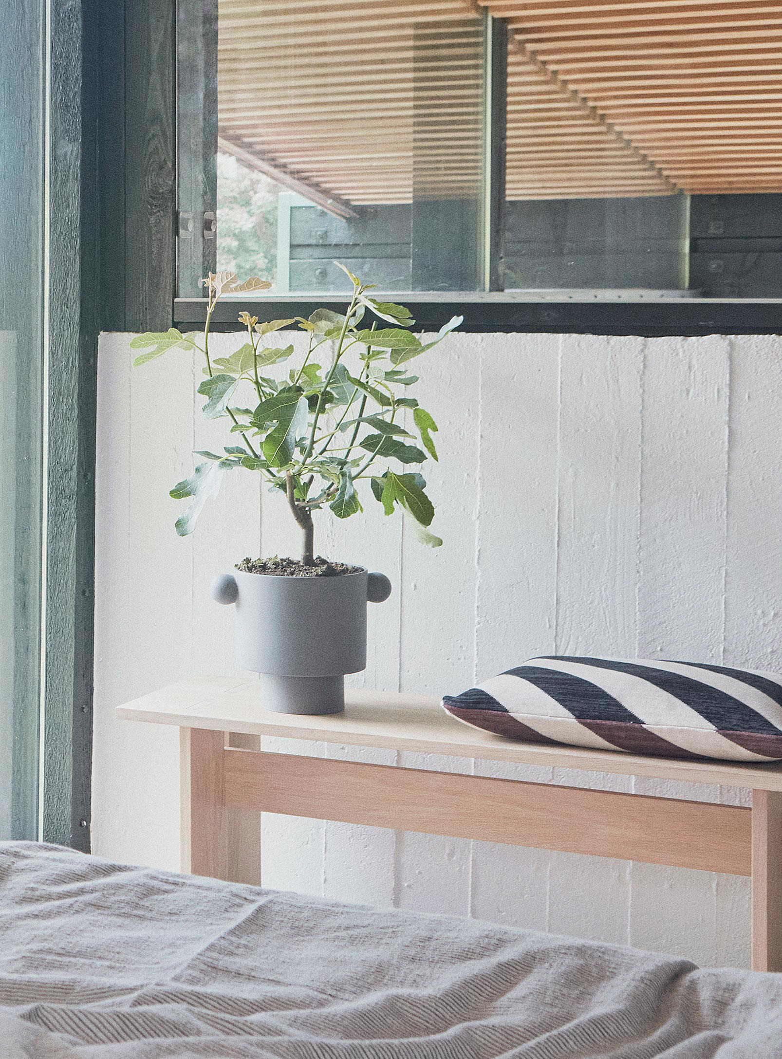 OYOY Living design - Two-tone stripes cushion 35 x 50 cm