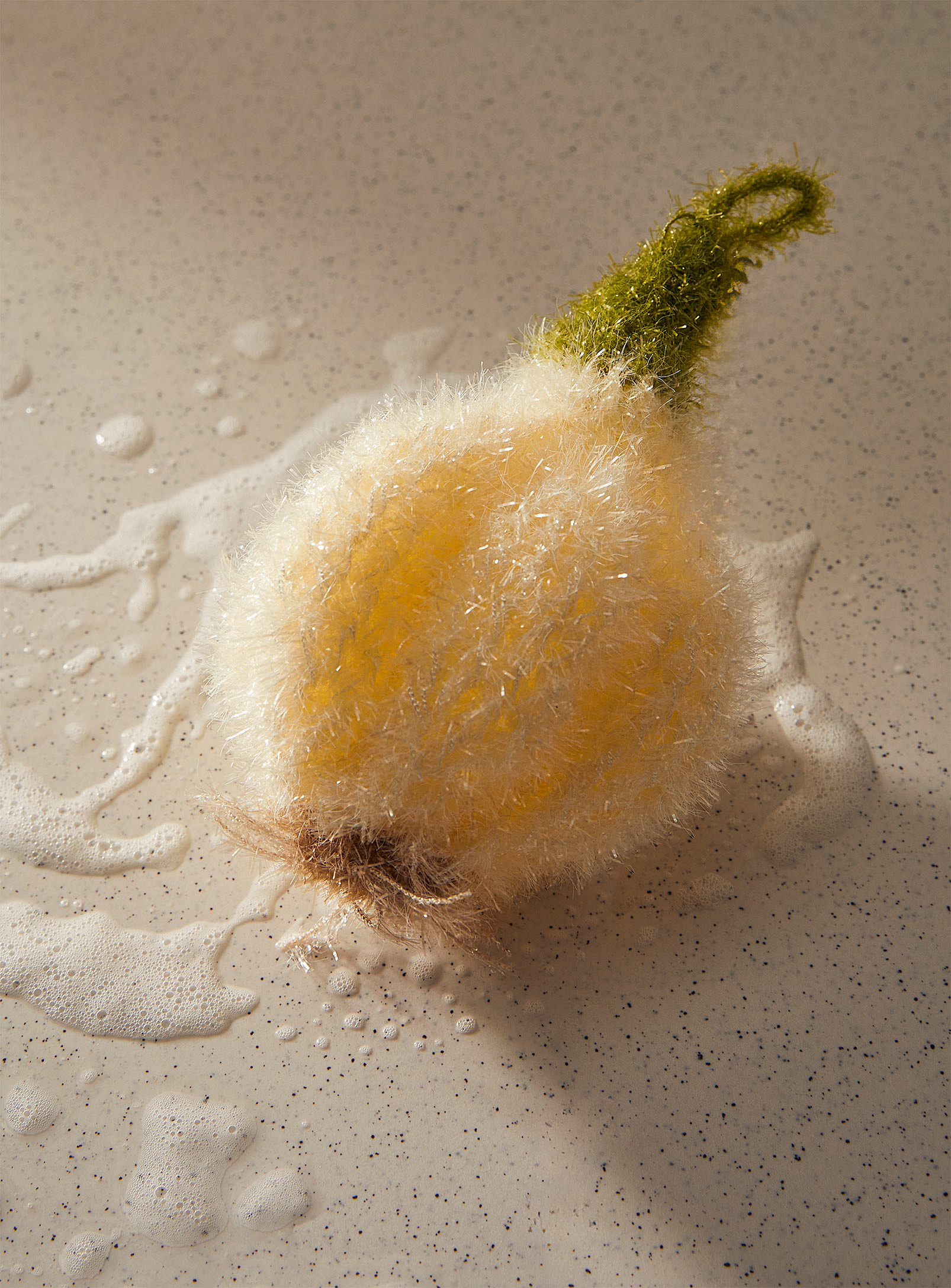 Simons Maison Vegetable Picking Scrubbing Sponge In Patterned Ecru