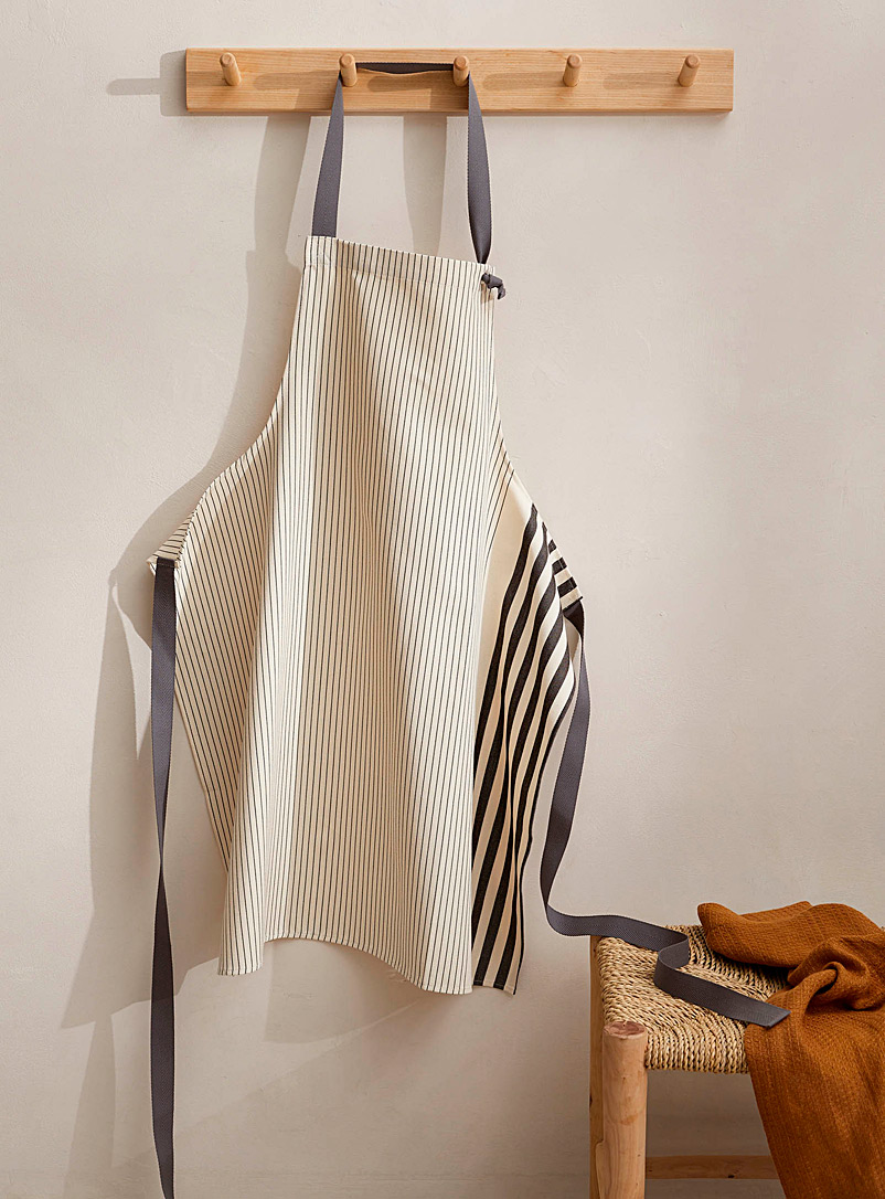 Simons Maison: Le tablier coton bio rayures contraste Blanc à motifs