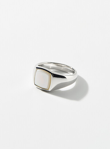 La bague chevali&egrave;re &agrave; nacre Kay