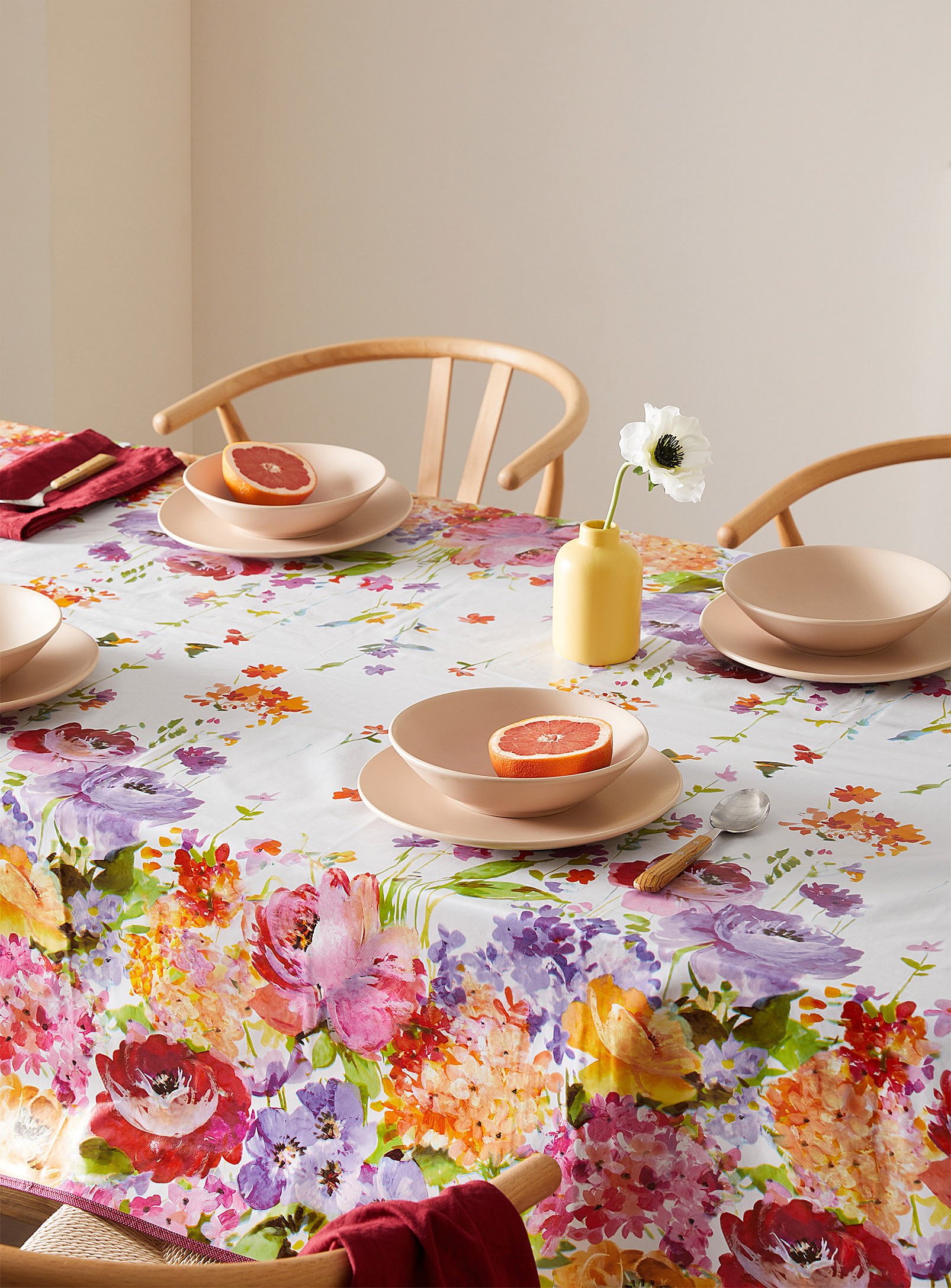 Simons Maison - Field of flowers vinyl tablecloth