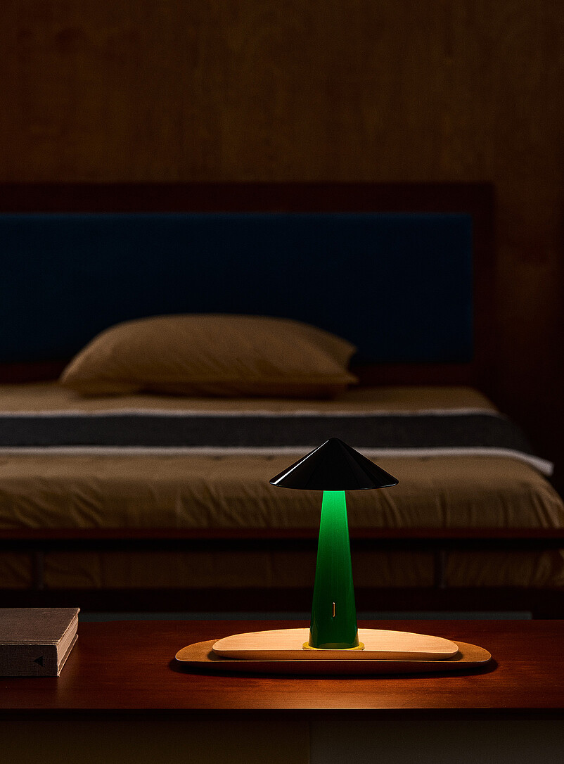 Simons Maison: La lampe portable DEL color&eacute;e Raisin - Pourpre fonc&eacute;