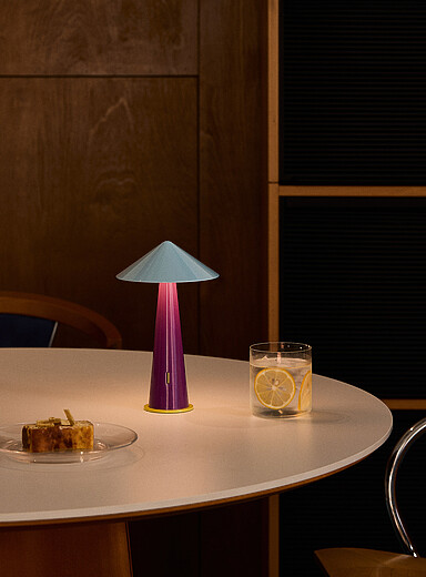 Simons Maison: La lampe portable DEL color&eacute;e Lilas