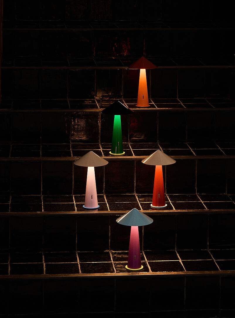 Simons Maison: La lampe portable DEL color&eacute;e Raisin - Pourpre fonc&eacute;