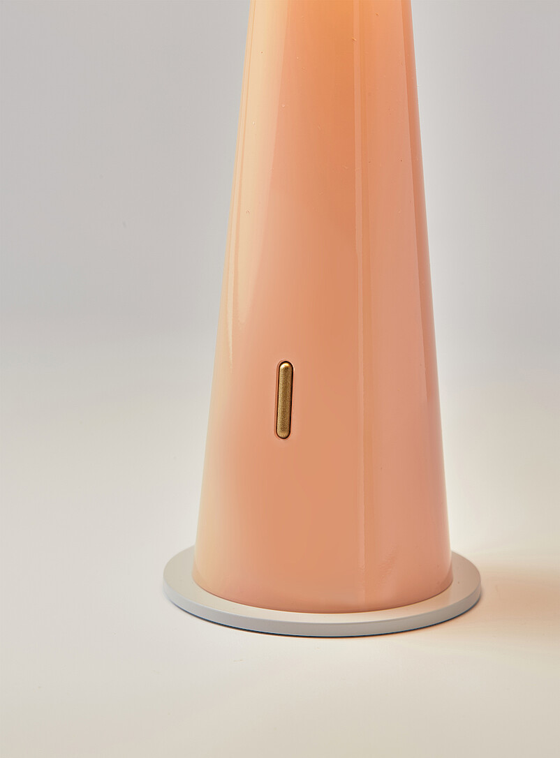 Simons Maison: La lampe portable DEL color&eacute;e Raisin - Pourpre fonc&eacute;