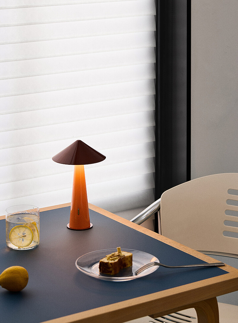 Simons Maison: La lampe portable DEL color&eacute;e Raisin - Pourpre fonc&eacute;
