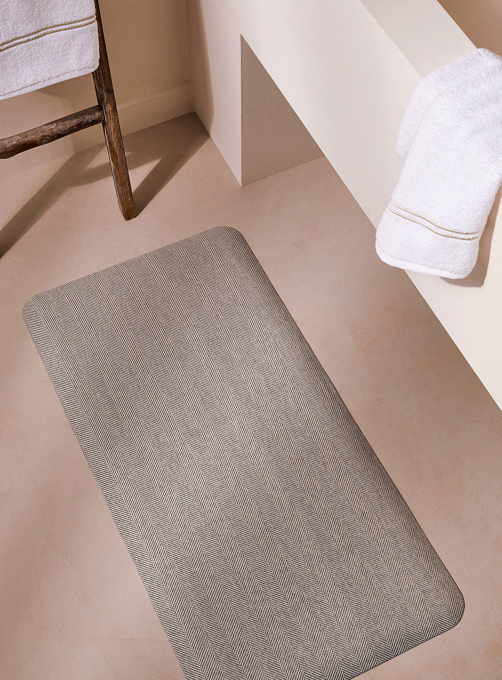 Simons Maison - Le tapis mousse confort chevrons 50 x 100 cm