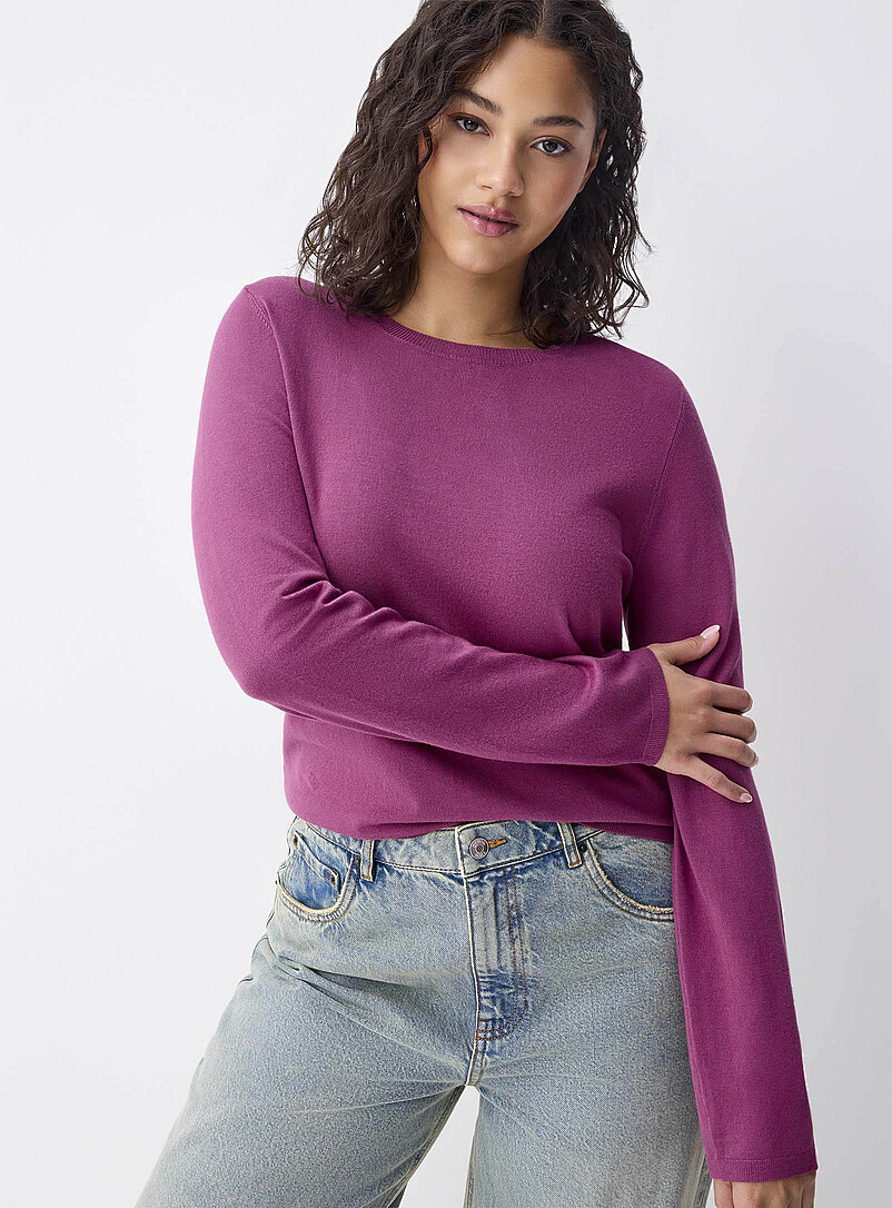 Twik: Le chandail ajust&eacute; uni col rond Noir pour femme